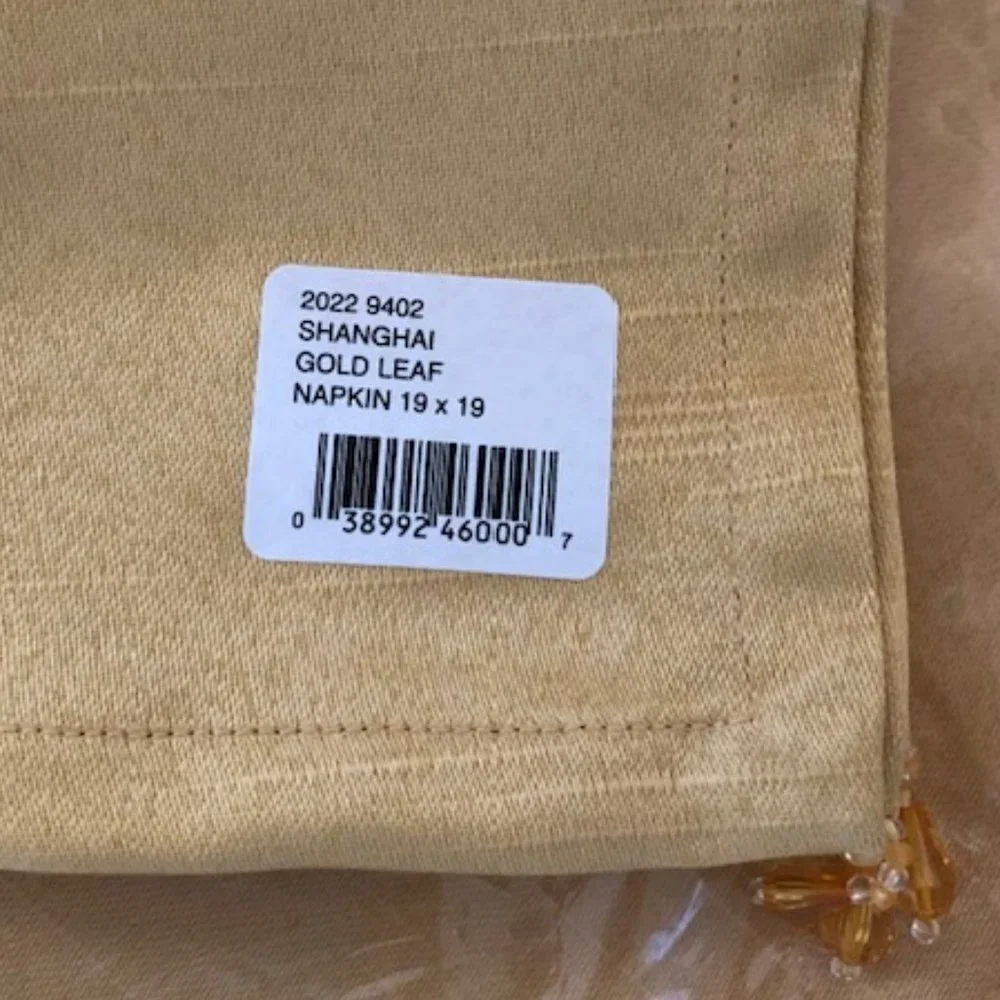 WATERFORD Linens Shanghai Gold Leaf Beaded Napkins 4